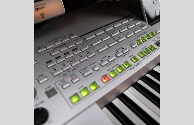 Used Yamaha Tyros 2 Keyboard With MS02 Speakers (SN:GBRAL001273) - Image 9